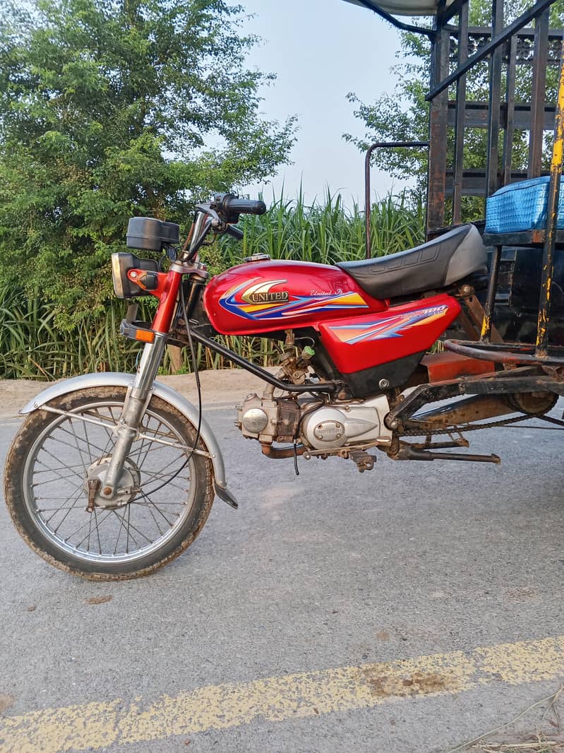 United 100 cc loader 4