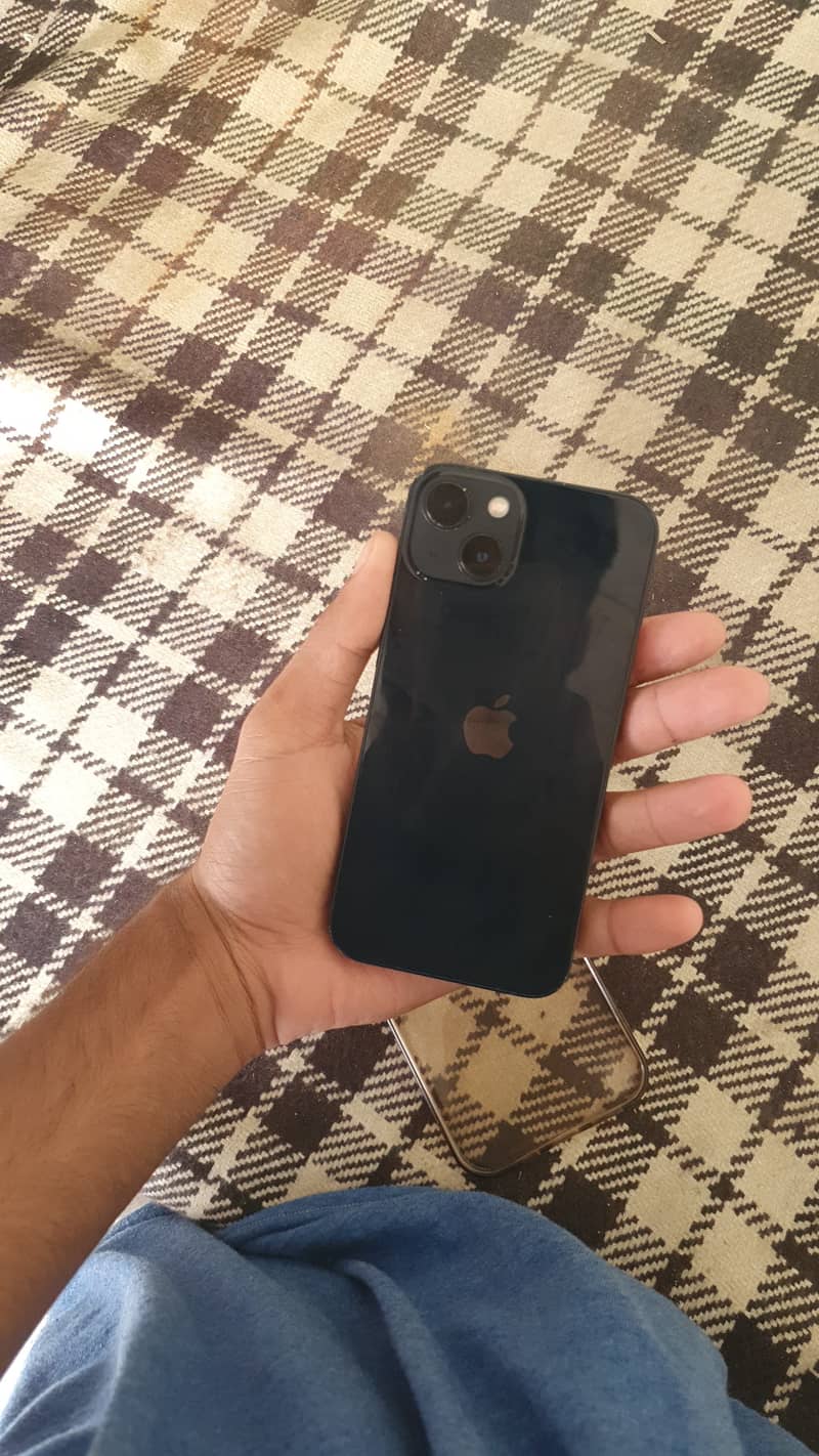 Apple iPhone 13 1