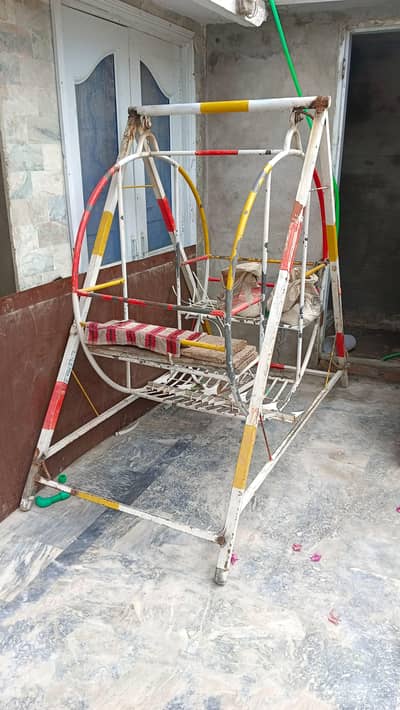 Kids’ Swing”