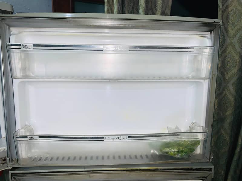 waves fridge 10/8 3