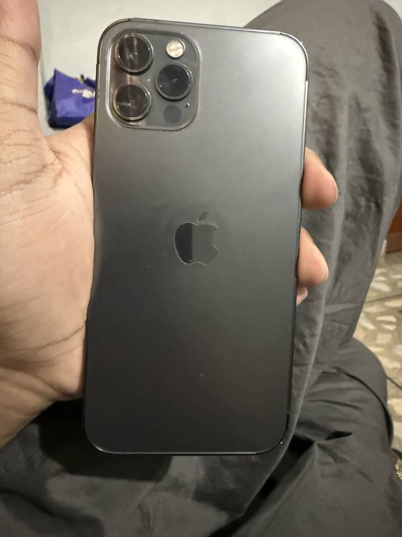 Apple iPhone 12 Pro 3