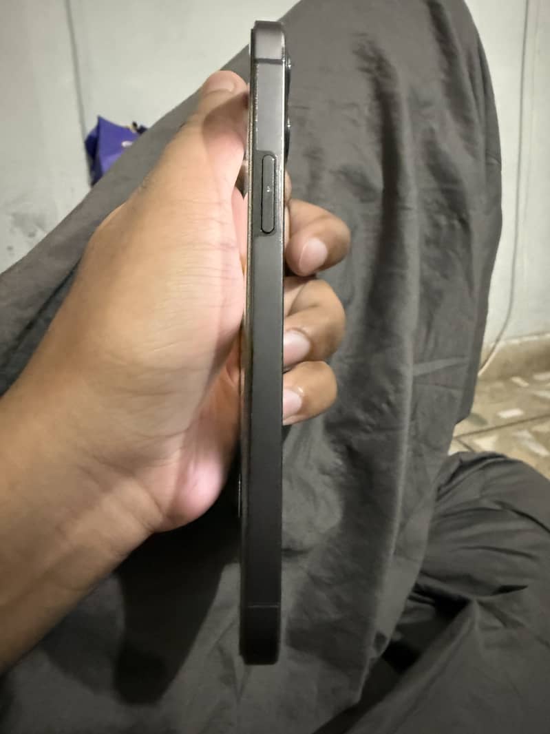 Apple iPhone 12 Pro 4
