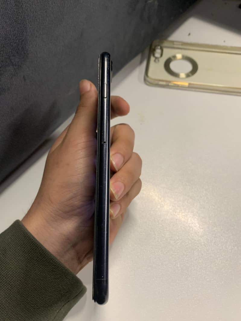Apple iPhone 7 Plus 0