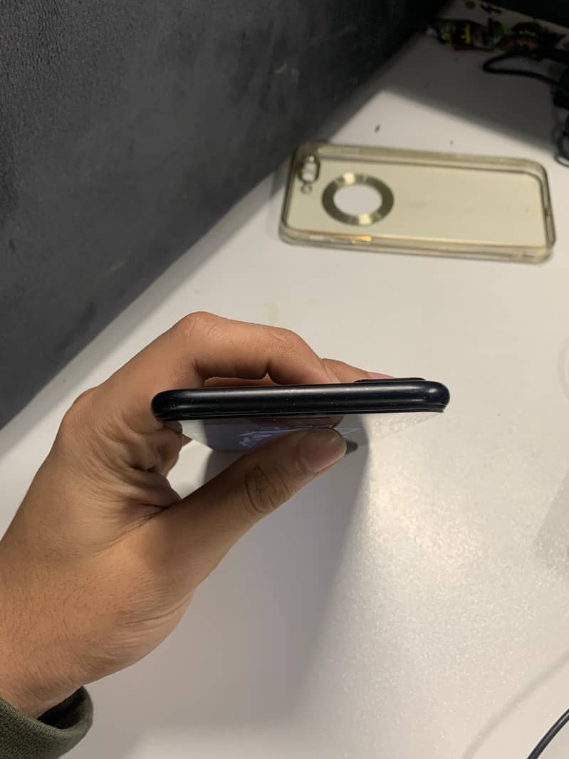 Apple iPhone 7 Plus 1