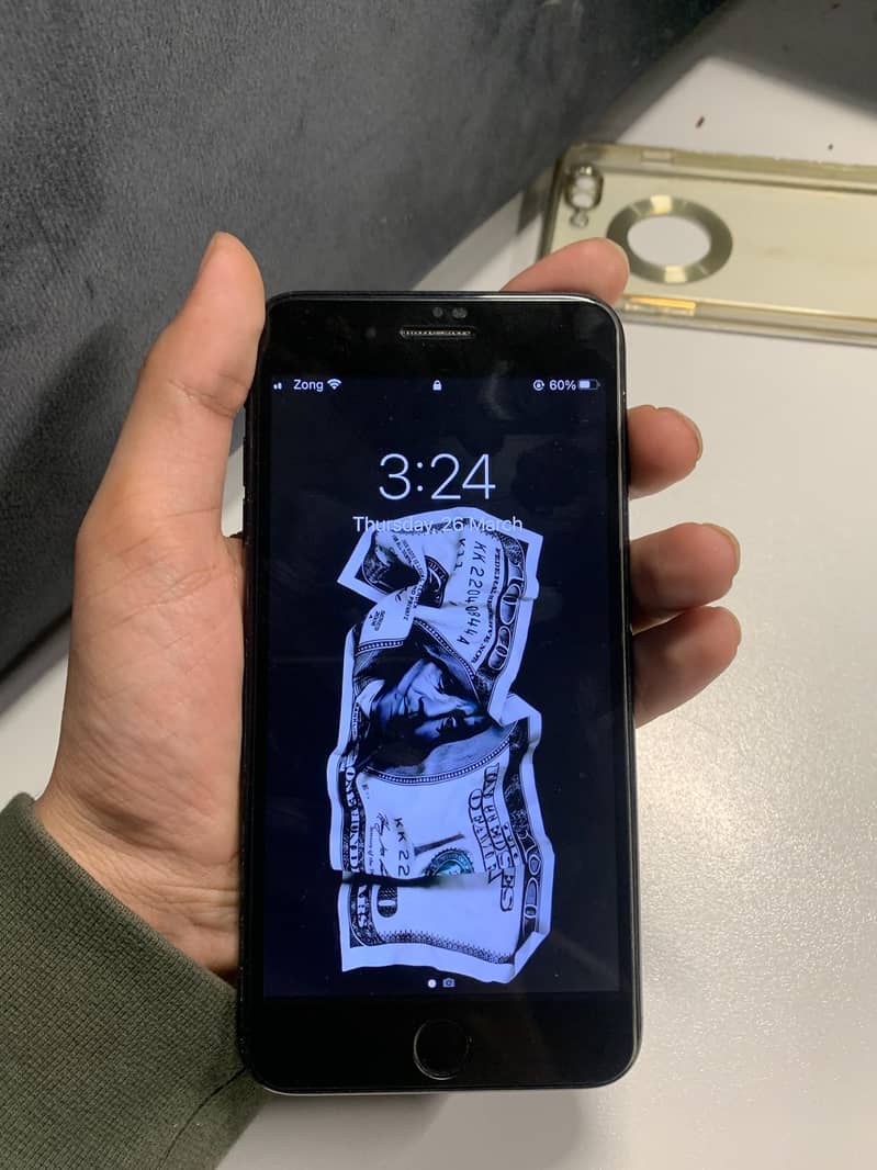 Apple iPhone 7 Plus 2