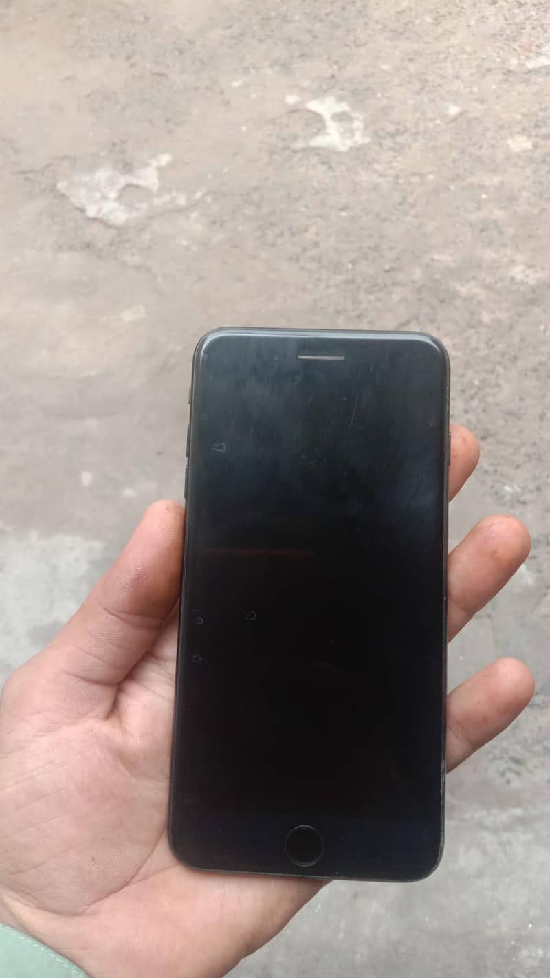 Apple iPhone 7 Plus 1