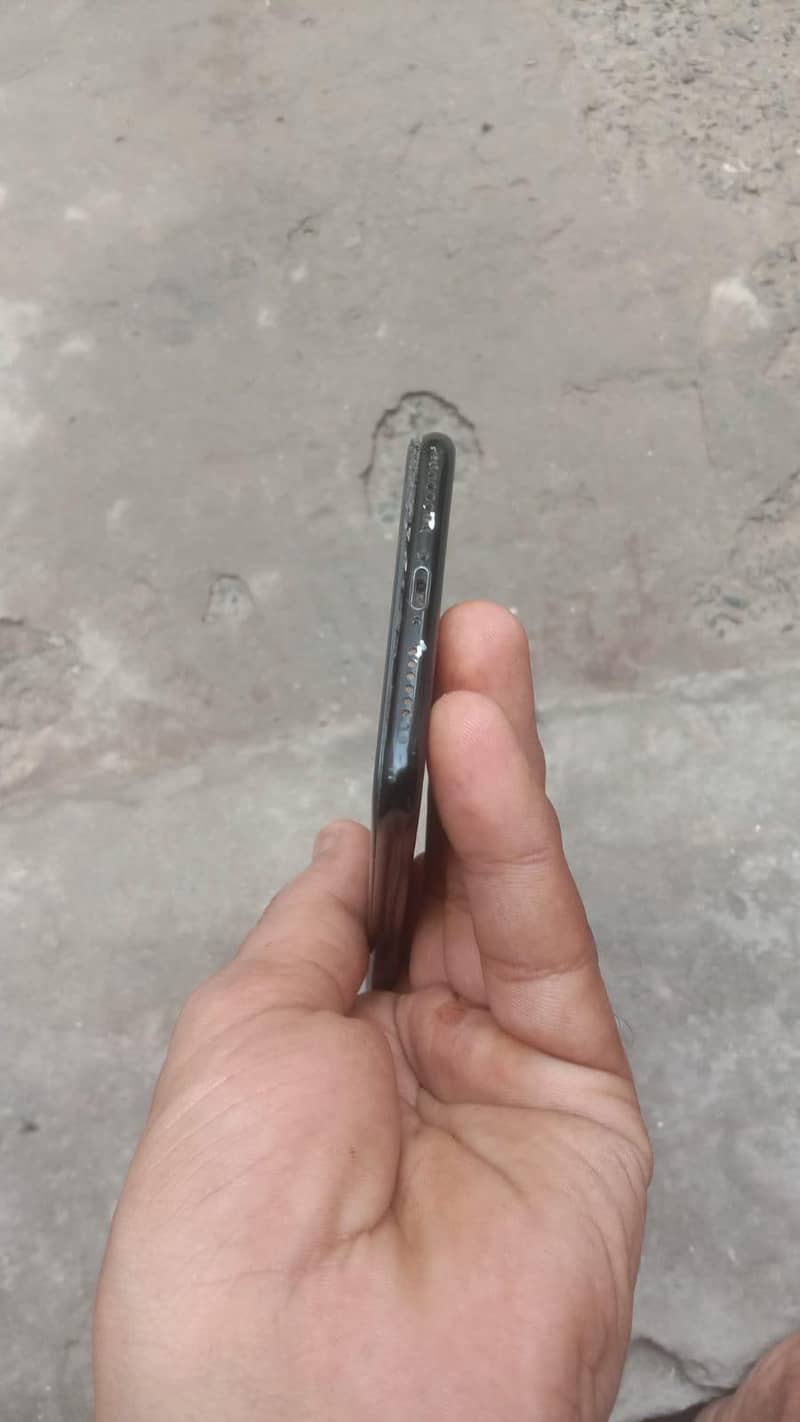 Apple iPhone 7 Plus 2