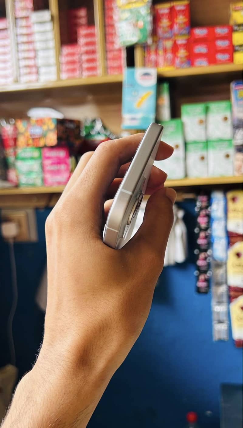 Apple iPhone 15 3