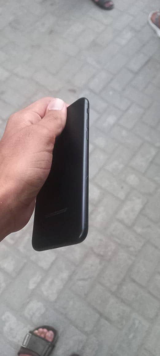 Apple iPhone 7 2
