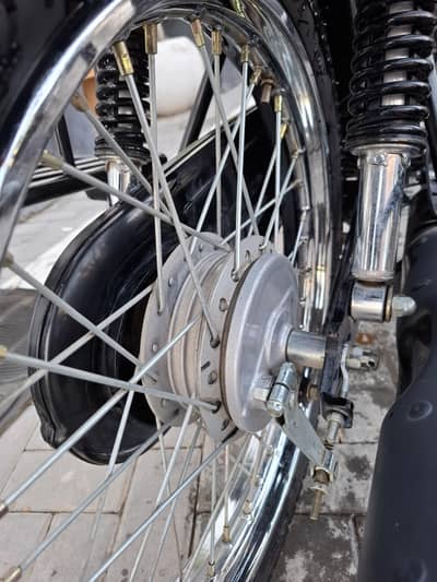 Honda Pridor 100cc 10/10 Condition Islamabad Number