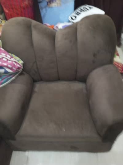 5 seat hamporter sofa set urgent for sale