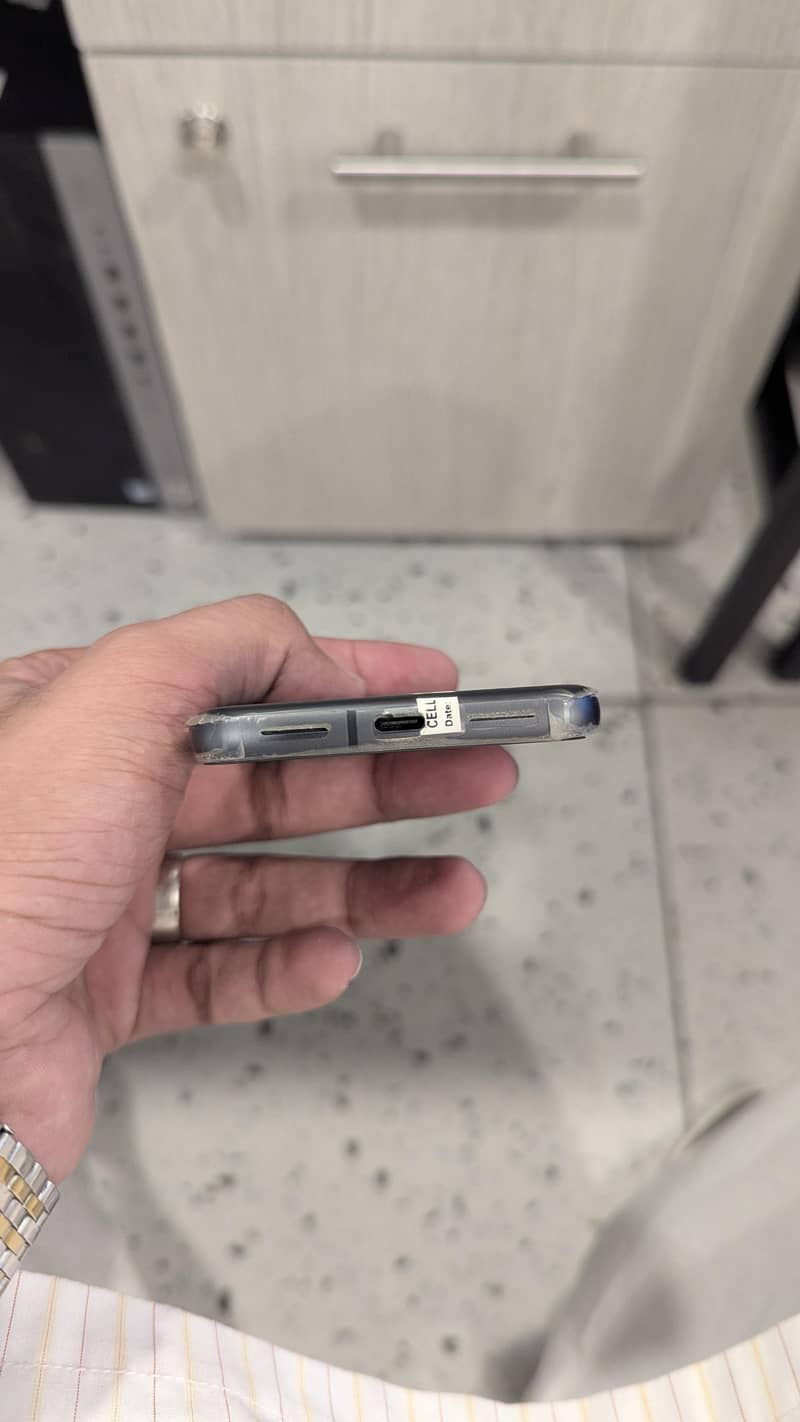 Google Pixel 8 5