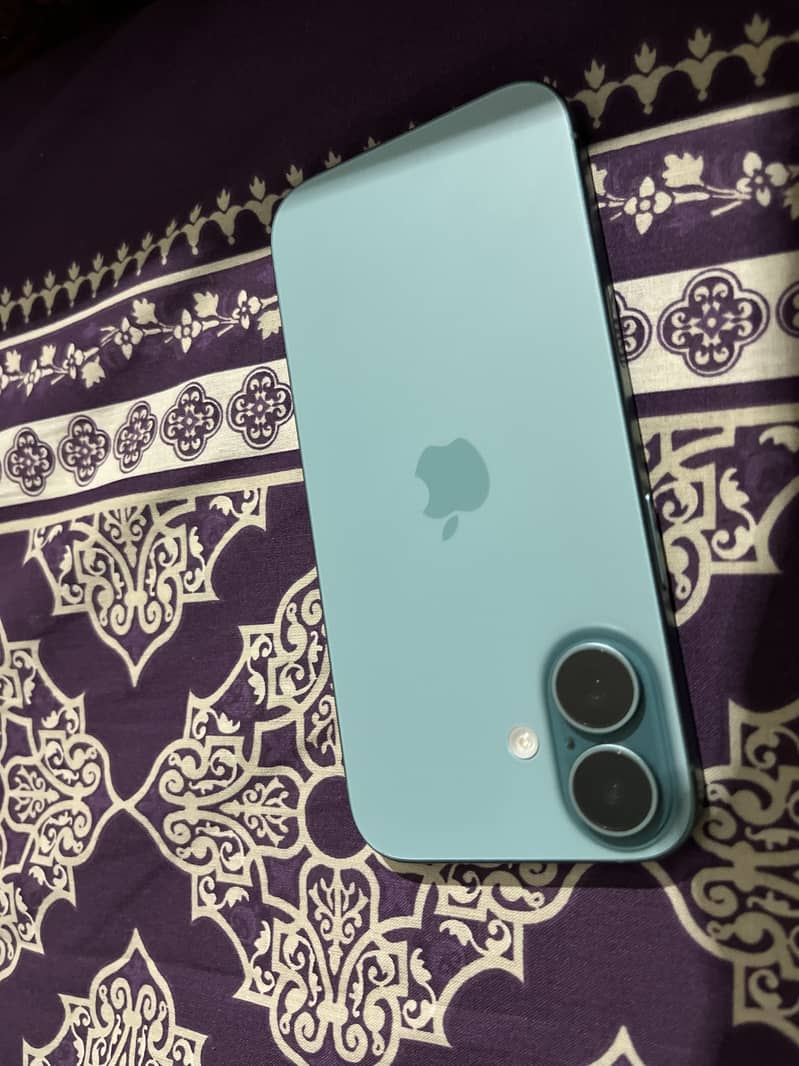 Apple iPhone 16 0