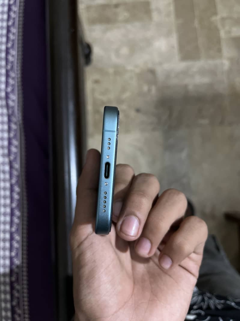 Apple iPhone 16 1