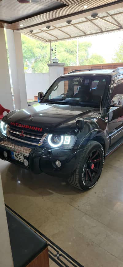 Mitsubishi Pajero 2004