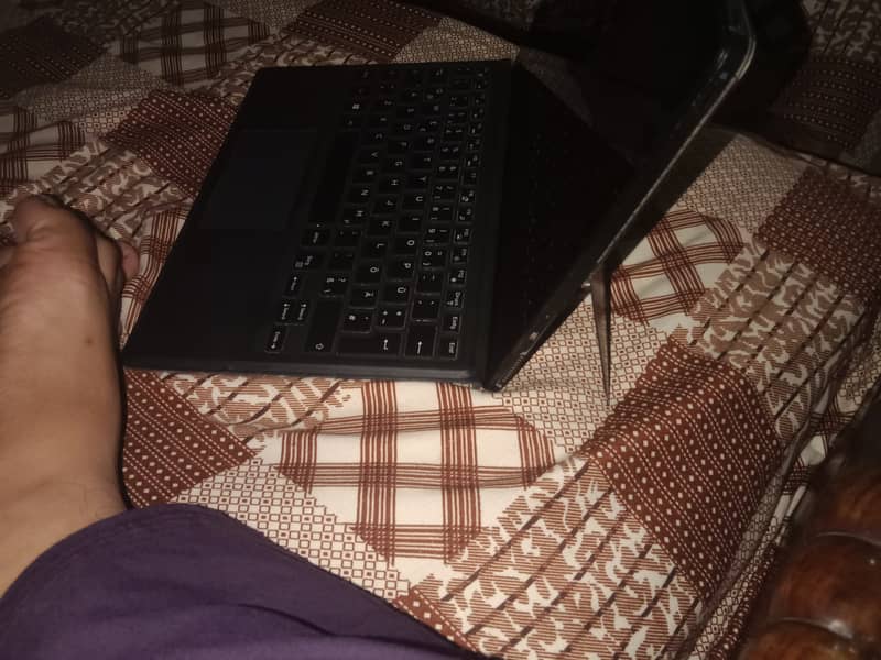 LAPTOP 1