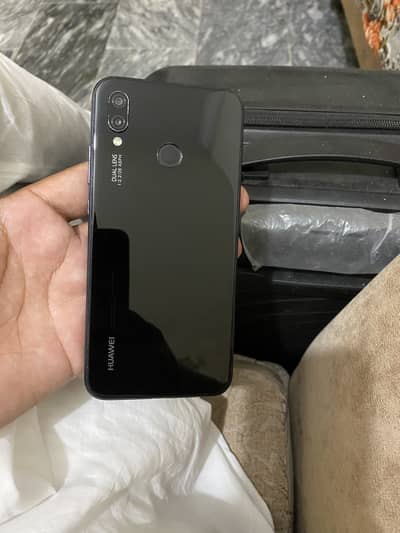 Huawei P20 Lite 4/128 lush condition
