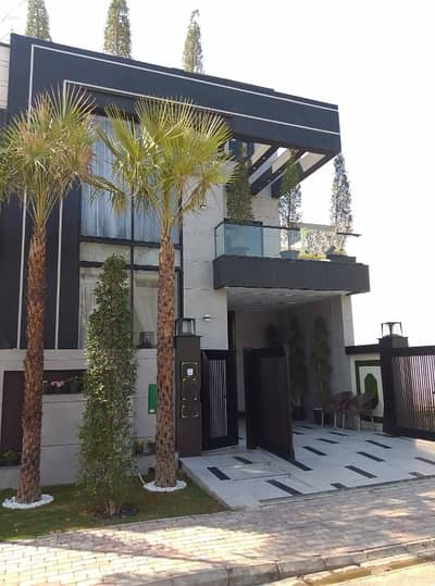 1 Kanal Like Brand New Luxury House Available For Sale In Bahria Town Lahore.