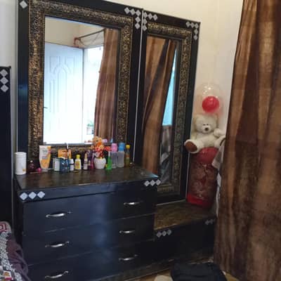 dressing table