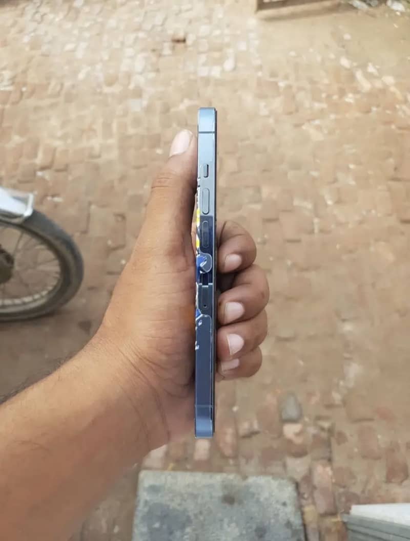 Apple iPhone 13 Pro 1