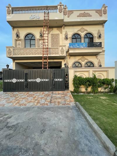 LDA Avenue Block J 10 Marla Modern House Available For Sale At Lucrative Price