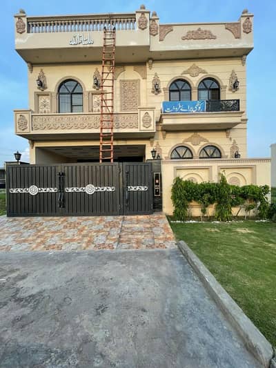 LDA Avenue Block J 10 Marla Modern House Available For Sale At Lucrative Price