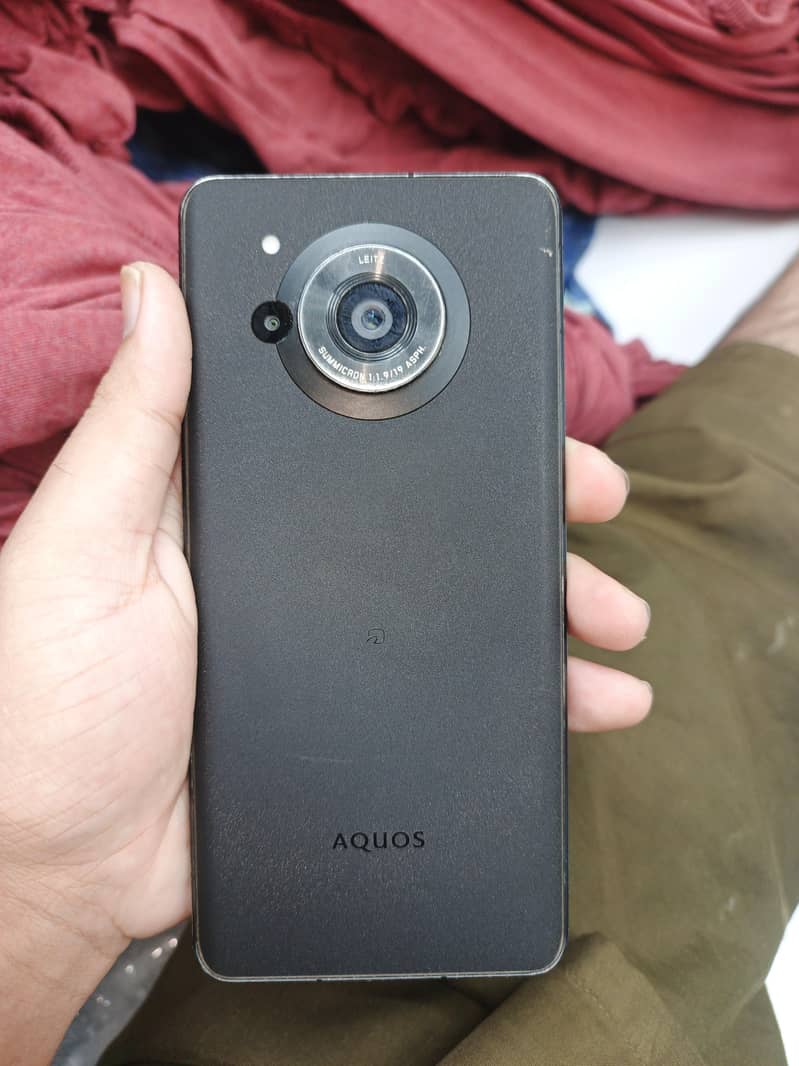 Sharp Aquos R7 3