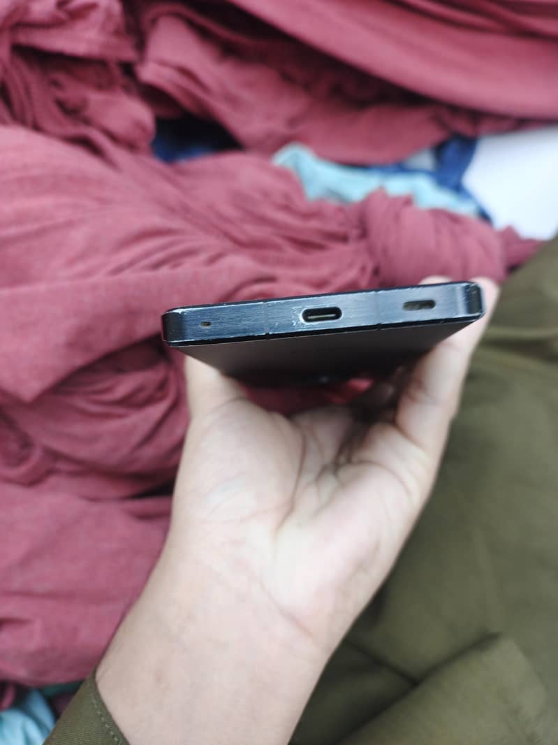 Sharp Aquos R7 5