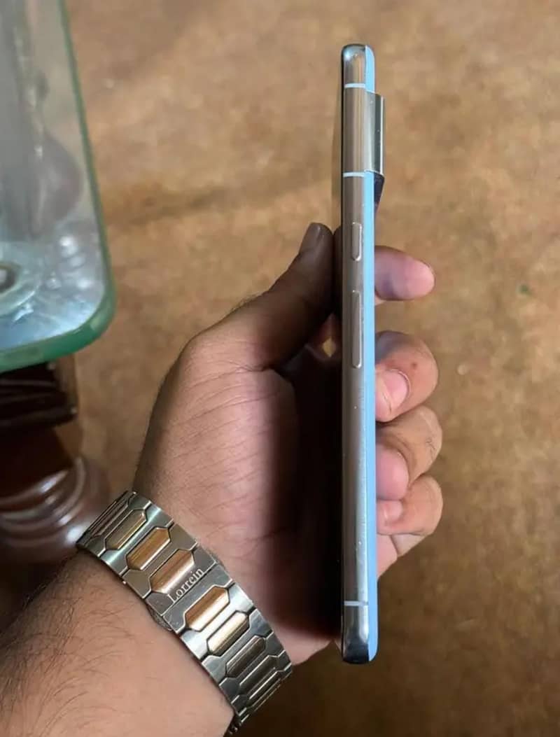 Google Pixel 8 Pro 2