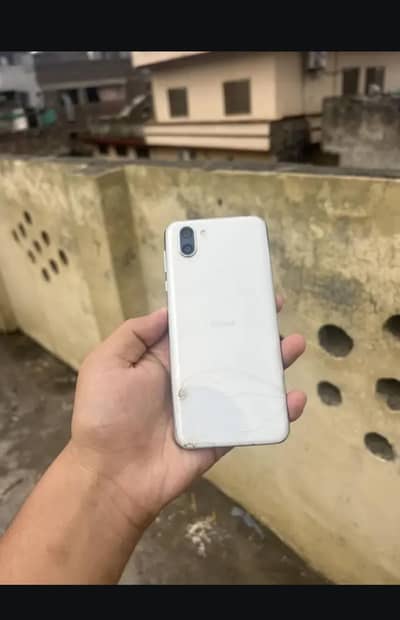 Sharp Aquos R2