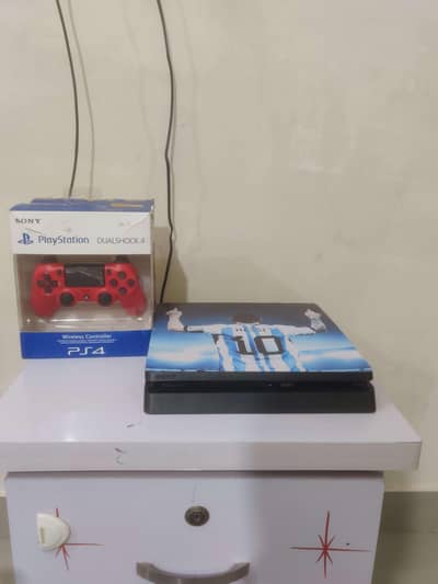SELLING MY JAILBREAK PS4 500GB WITH 2 CONTROLLER