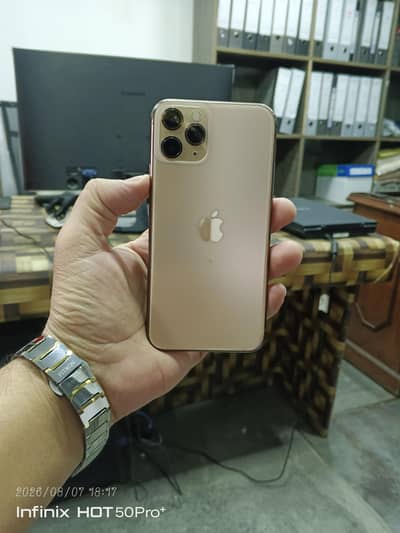 Apple iPhone 11 Pro 256 gb. . . . 63 Bettery