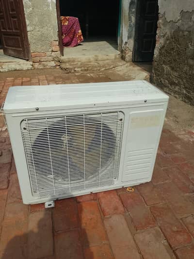 1 Ton AC for Sale – Excellent Condition | Best Cooling | Ready to Use