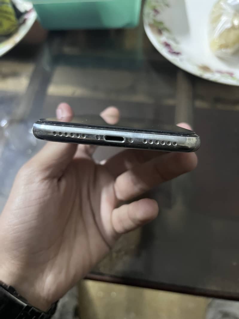 Apple iPhone X 5