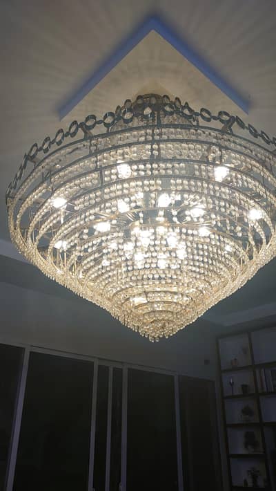 chandelier condition 10/9