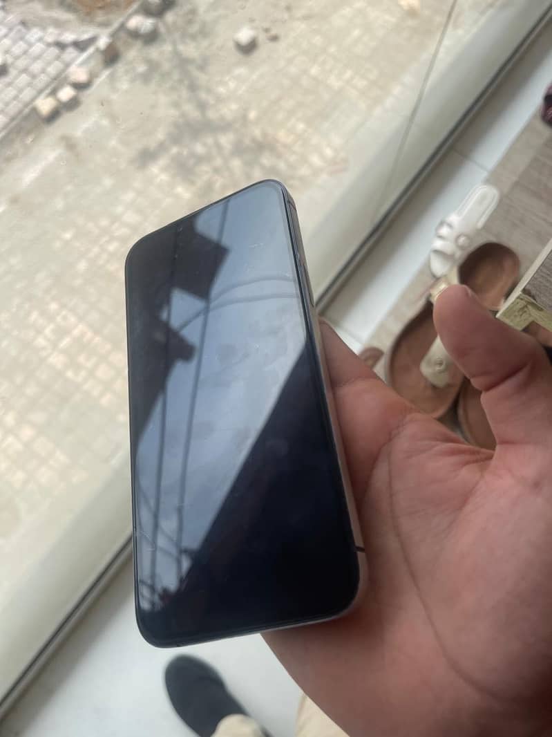 Apple iPhone 14 plus 3
