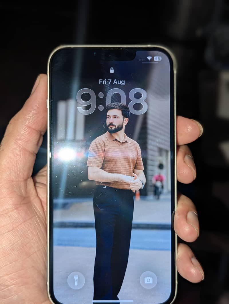 Apple iPhone 13 0