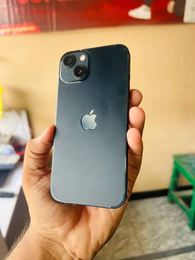 Apple iPhone 13