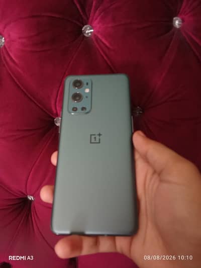 One Plus 9 Pro 12/256 gb in display fingerprint