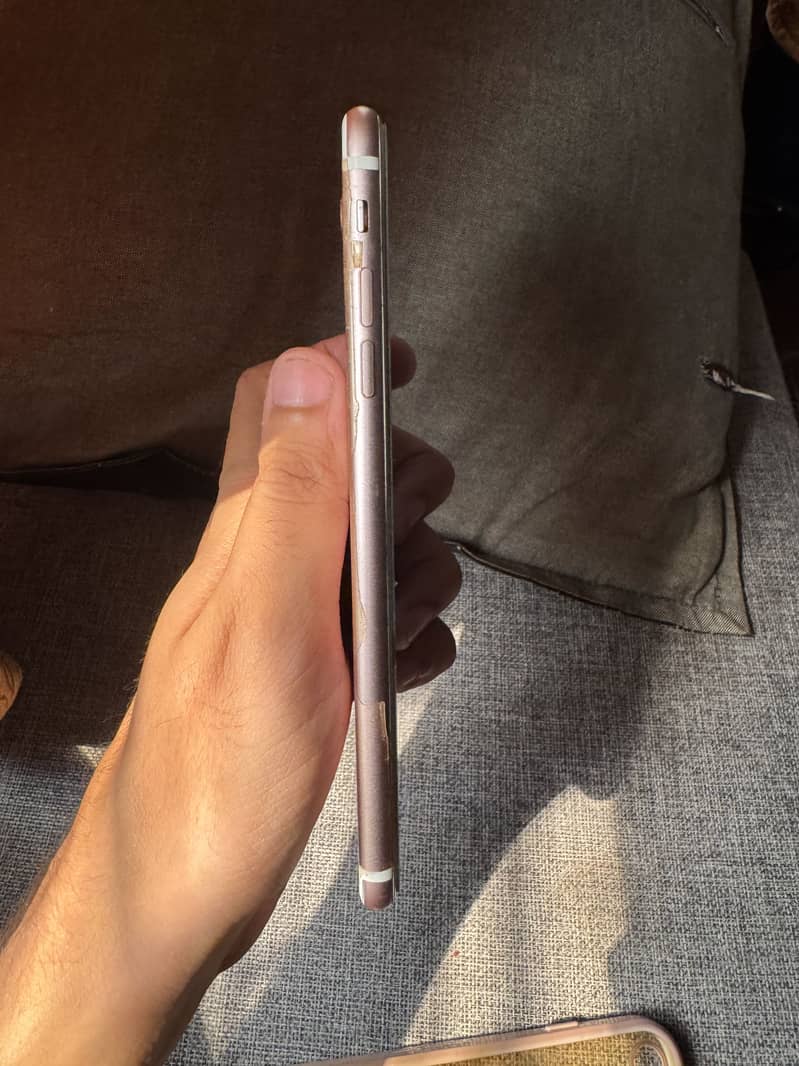Apple iPhone 7 Plus 2