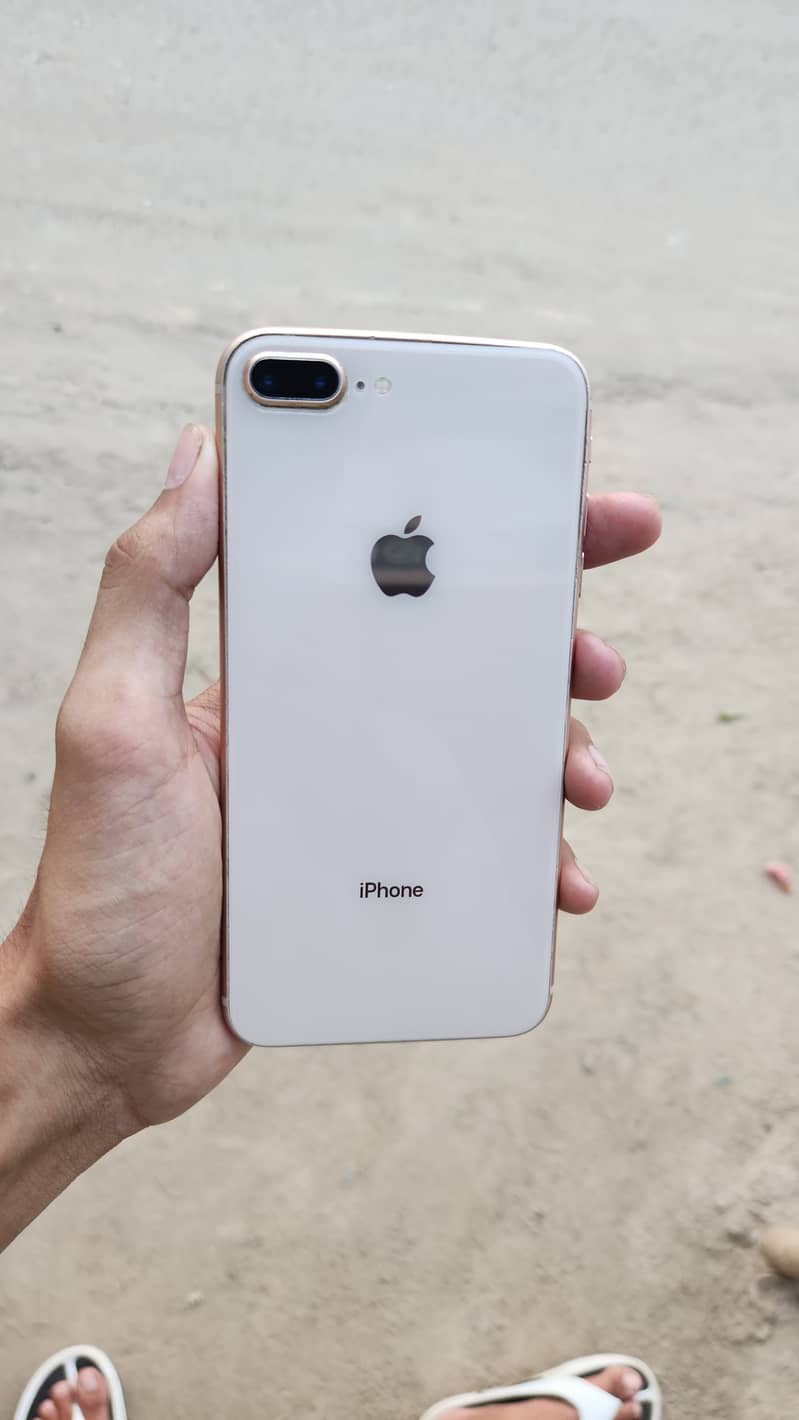 Apple iPhone 8 Plus 0