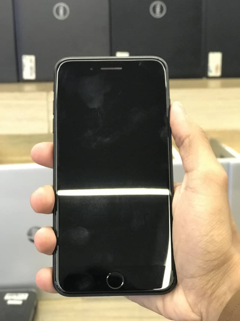 Apple iPhone 7 Plus 1
