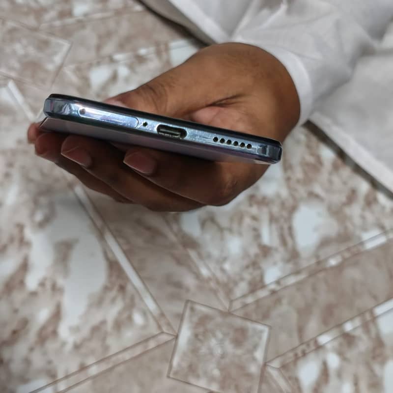 Vivo V21 1