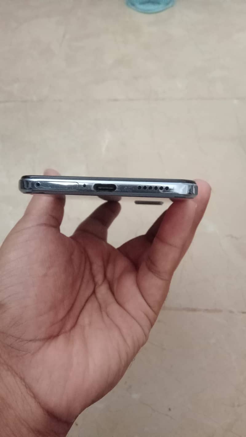 Vivo V21 13