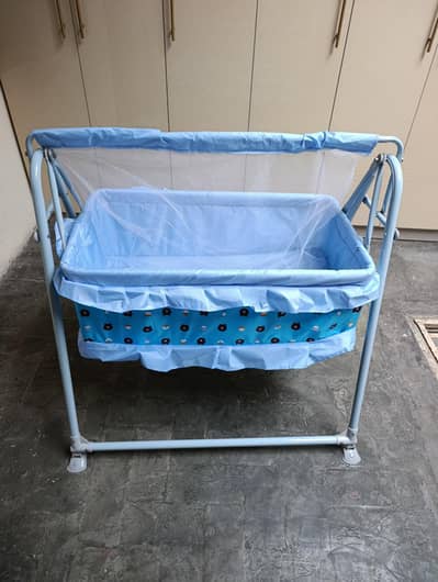 baby cot