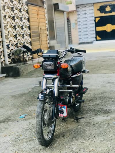 HONDA 125 MODEL 2023 10/10condition Genuine body parts"