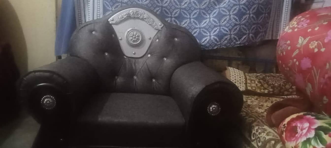A sofa set 6