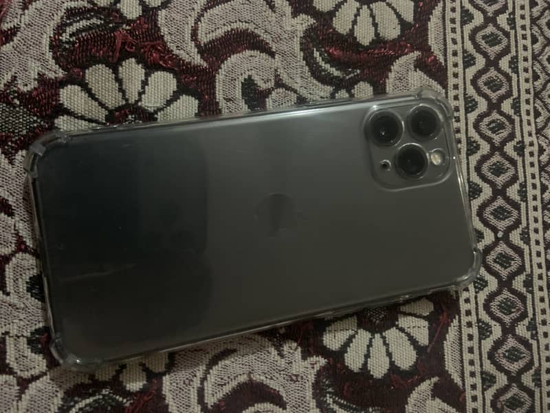 iPhone 11 Pro 4