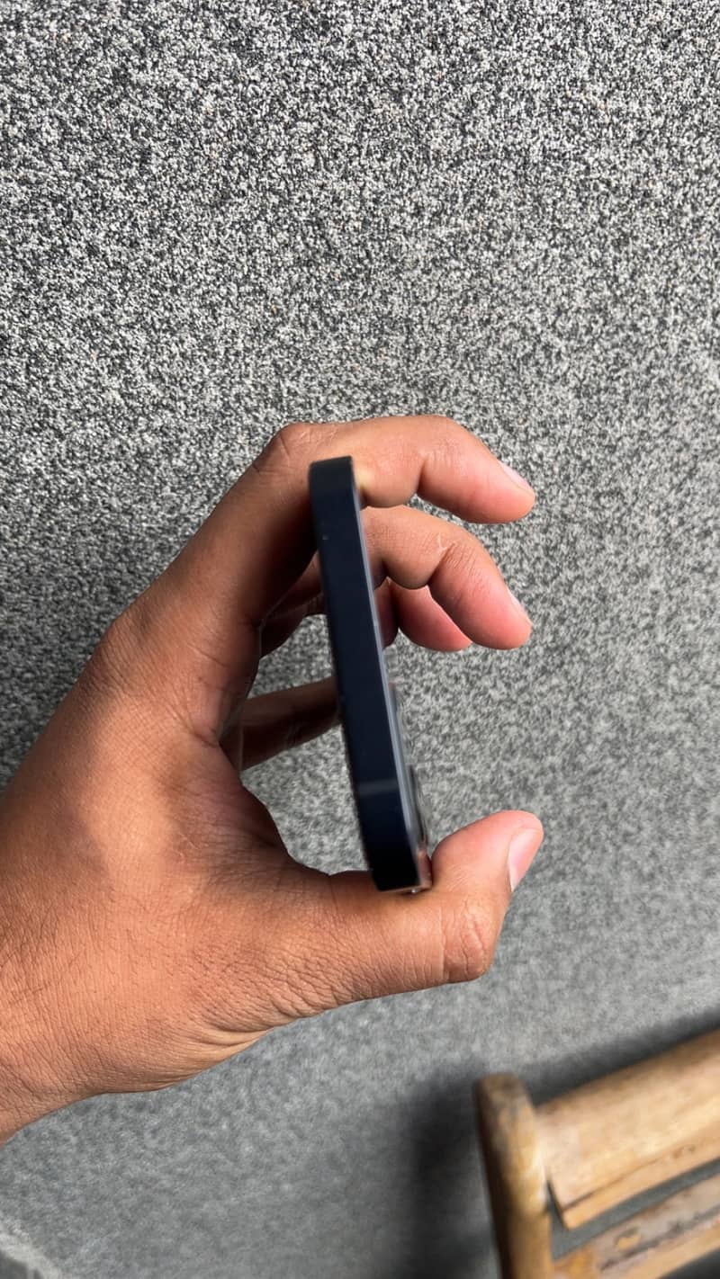 Apple iPhone 12 2