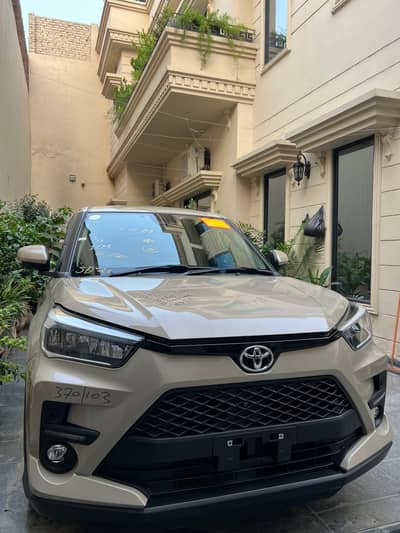 Toyota Raize Z Package 2020 | Beige | 90000 KM | 10/10 | Japan import